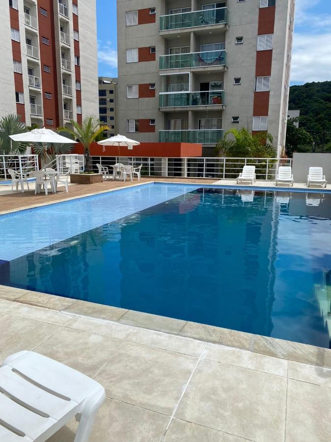 Апартаменты Apartamento Encantador Com Piscina Гуаружа Экстерьер фото